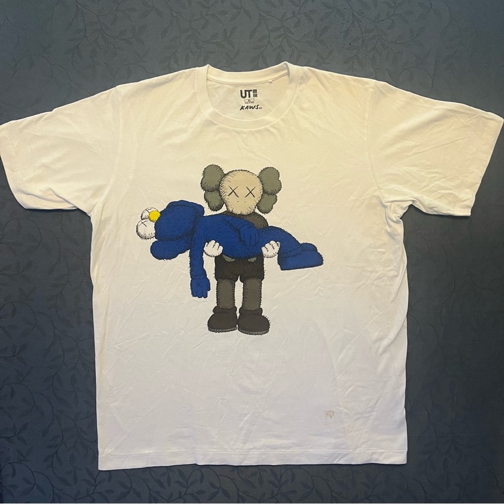 Kaws x Uniqlo T Shirt Gone Blue Streetwear Tee Shirt Size XL